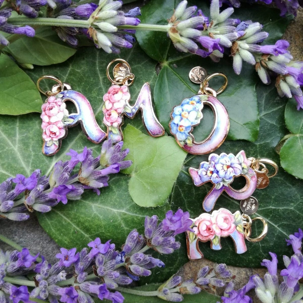 Gabriella Rivalta - Ciondolo Lettera O in Oro Dipinto A Mano - Ciondoli - Rivalta - Gioielleria Lucentini