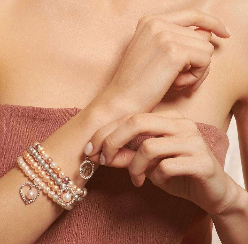 Miluna - Bracciale Di Perle Multicolor Personalizzabile Con Ciondolo - Bracciali - Miluna - Gioielleria Lucentini